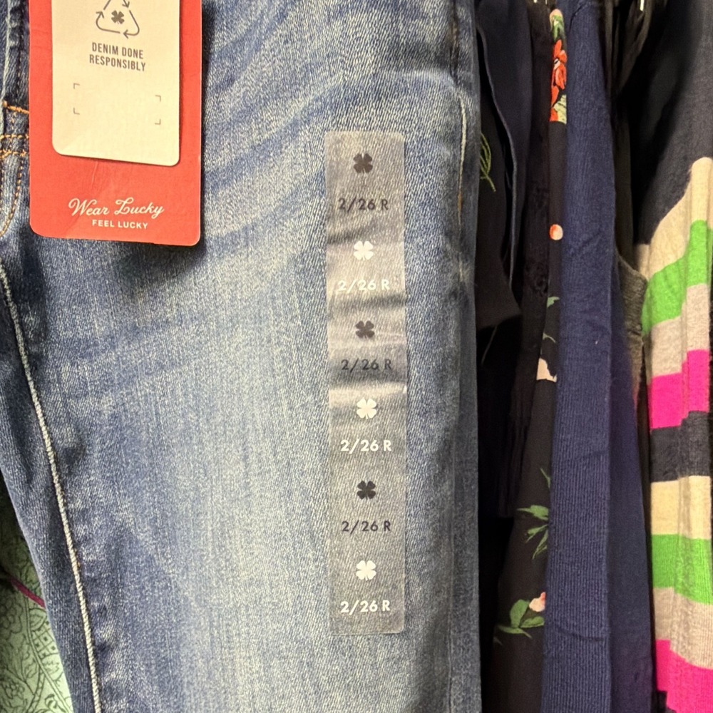 Lucky Brand Women's Sweet Straight Jeans 26W Blue Medium Wash Denim Mid Rise - Picture 4 of 6